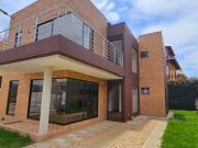 CASA CAMPESTRE EN CONJUNTO CERRADO