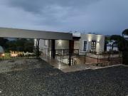 Casa campestre en parcelacion, sector la casanosa y via...