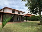 CASA CAMPESTRE EN UNIDAD CERRADA