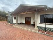 Casa campestre en unidad cerrada cerca al Aeropuerto...
