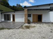 Casa Campestre En Venta En El Carmen De Viboral V127403