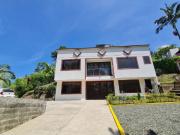 Casa campestre en venta en exclusivo condominio Combia