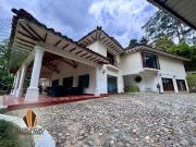 Casa Campestre En Venta En Medellin En Los Balsos V245526