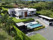 Casa campestre independiente para la venta en Cerritos,...