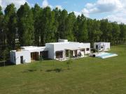 Casa Campo en Barrio Cerrado La Macarena 1 Hectarea /...