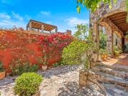 Casa Capilla de Piedra, Arquitectura excepcional en una...