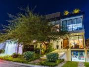 Casa c/elevador e 4 suítes à 5 min da praia