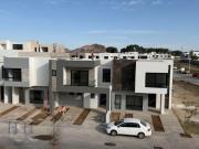 Casa Celica Nueva en Coto Arce en Valle Imperial Zapopan...