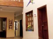 Casa central de venta comercial a 4 cuadras del parque...
