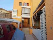 Casa central en calle Coquimbo