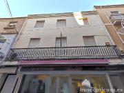 Casa céntrica de 2 plantas con local comercial en planta...