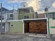 CASA CÉNTRICA EN VENTA