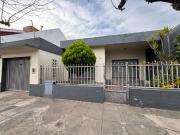 CASA CENTRICA EN VENTA APTA CREDITO