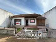 Casa céntrica en venta. Calle San Martín y Alberti en...