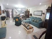 CASA CERCA AL CENTRO COMERCIAL AVENIDA
