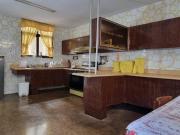 CASA CERCA A PARQUE 4 DORMITORIOS, AMPLIO JARDIN. ID.902