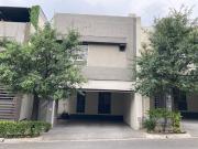 CASA CERRADAS DE CUMBRES MONTERREY VENTA