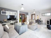 Casa chalet en Venta en Altos de la Zubia