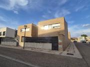 Casa chalet en Venta en Avenida de Madrid Casa chalet en Venta en Avenida de Madrid