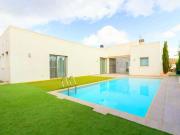 Casa chalet en Venta en Benijófar