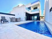 Casa chalet en Venta en Benijófar