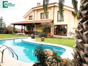 Casa chalet en Venta en Boo