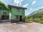 Casa chalet en Venta en Caso