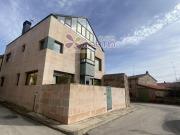 Casa chalet en Venta en Cavia