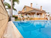 Casa chalet en Venta en Corinto Almarda