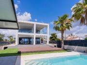 Casa chalet en Venta en Corinto Almarda