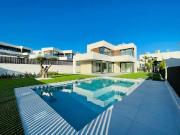 Casa chalet en Venta en Golf Bahía