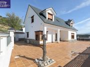 Casa chalet en Venta en Huétor de Santillán