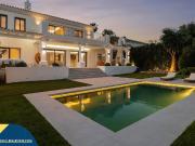 Casa chalet en Venta en La Dama de Noche La Alzambra