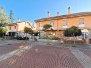Casa chalet en Venta en Las Villas Valparaiso El Peral