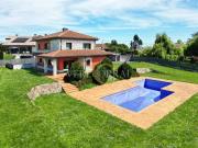 Casa chalet en Venta en Leorio