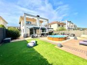 Casa chalet en Venta en Medinyà