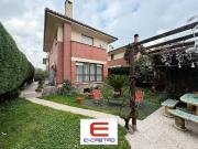 Casa chalet en Venta en Mioño Santullán