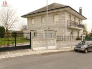 Casa chalet en Venta en Nogueira de Ramuín