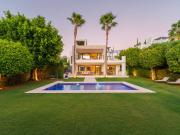 Casa chalet en Venta en Nueva Andalucía centro