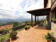 Casa chalet en Venta en Parres