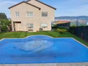 Casa chalet en Venta en Poio