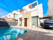 Casa chalet en Venta en Rojales