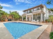 Casa chalet en Venta en San Pedro de Alcántara pueblo