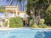 Casa chalet en Venta en San Pedro de Alcántara pueblo