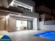 Casa chalet en Venta en Villamartín Las Filipinas