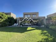 CASA CHAMISERO 3 D + SERVICIO + PISCINA + QUINCHO