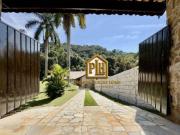 Casa Charmosa em Condomínio Fechado – Alpes D’Ouro, Bom...