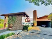 Casa Cinematografica com 04 dormitorios c/ suíte