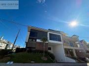 Casa cinematográfica em condomínio, no bairro mais...