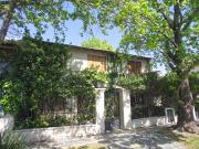 Casa clásica en La Horqueta con jardín y pileta para...